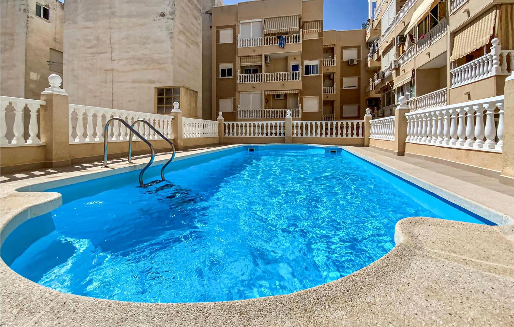 1 Bedroom Pet Friendly Apartment In Torrevieja Exteriör bild